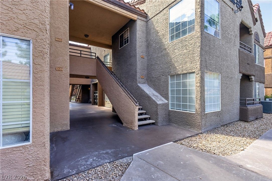 2200 South Fort Apache Road 1213 — photo 2 of 15