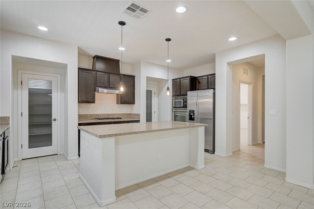 6637 Cliff Shore Court — photo 3