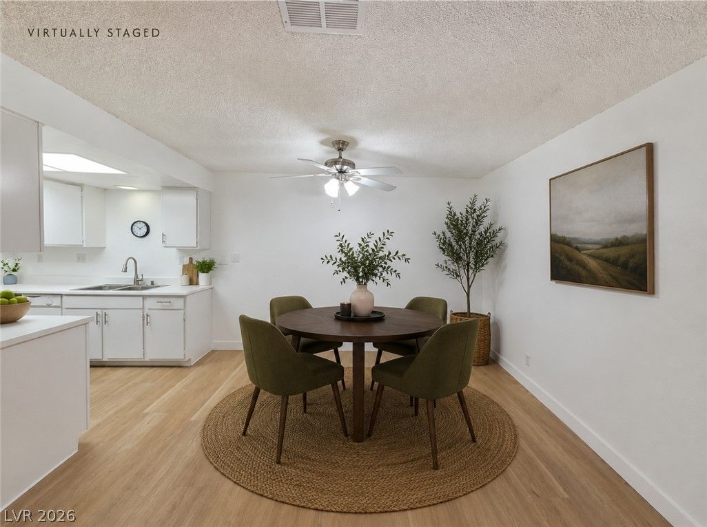 449 North Lamb Boulevard G — photo 4 of 24