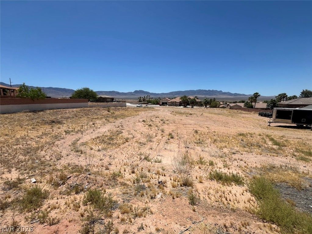 984 Chaparral Drive — photo 2 of 5