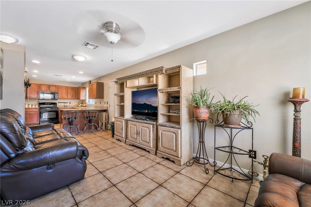 5292 Floralita Street — photo 4
