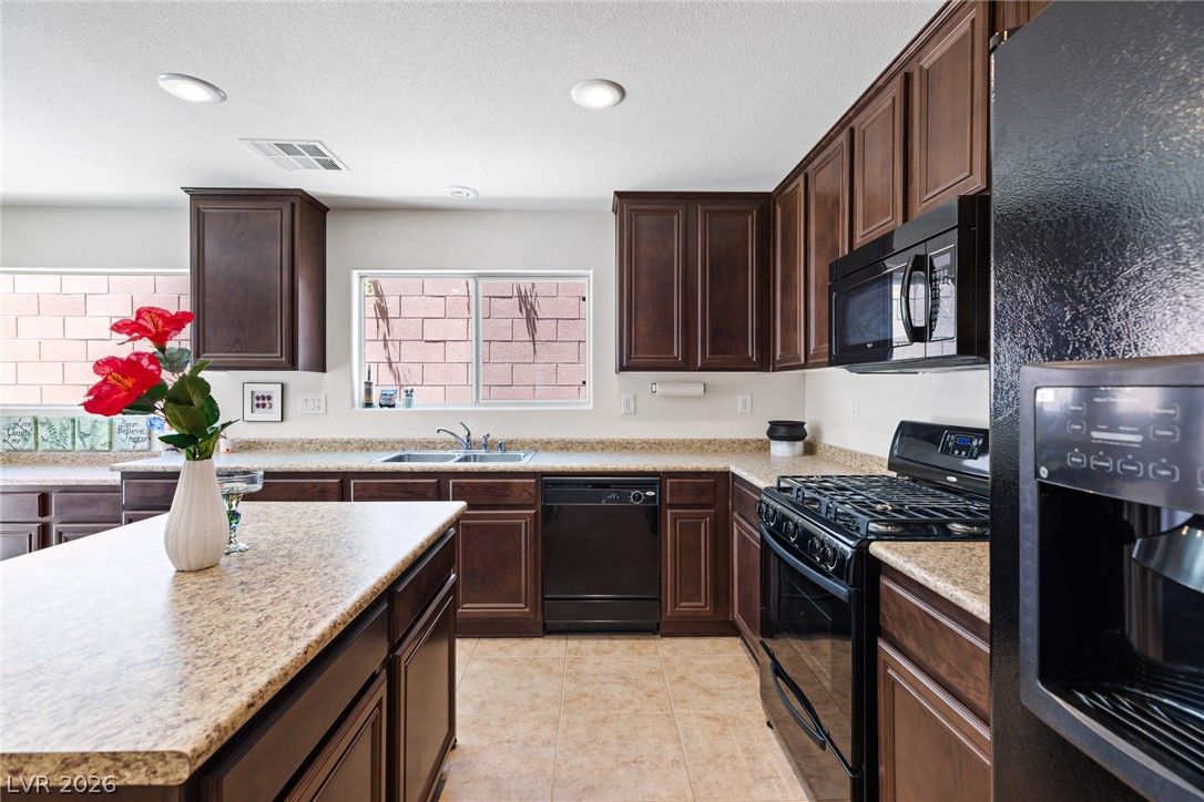 729 Wallington Estate Street — photo 2