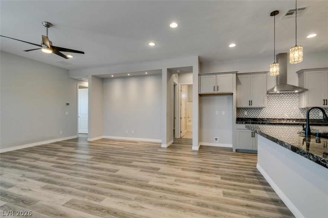 1715 Pondering Avenue — photo 5