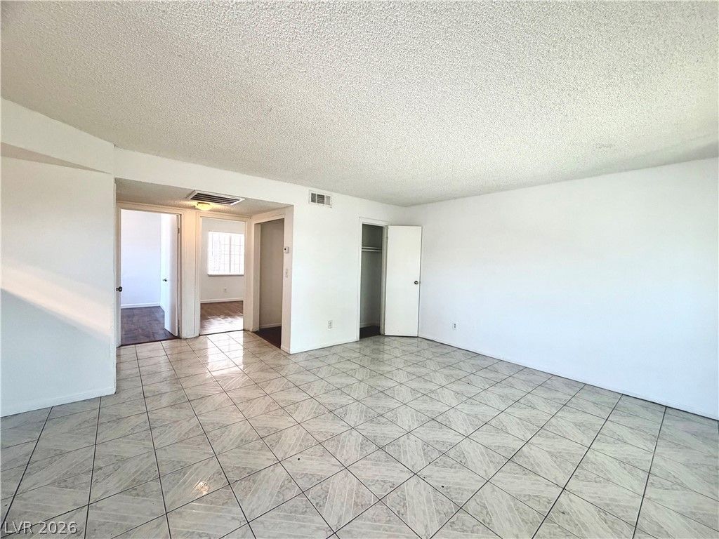 3427 East Cheyenne Avenue A — photo 2