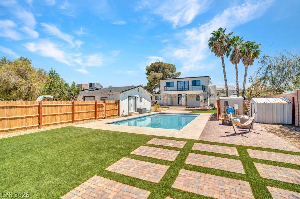 1494 East Camero Avenue — photo 3