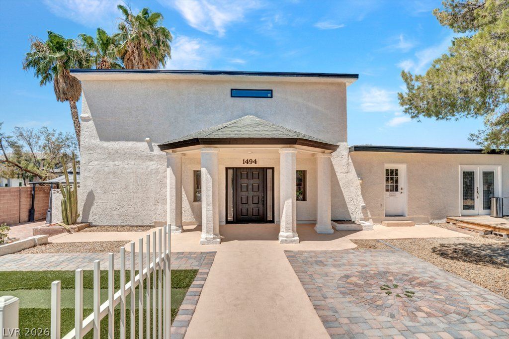 1494 East Camero Avenue — photo 4