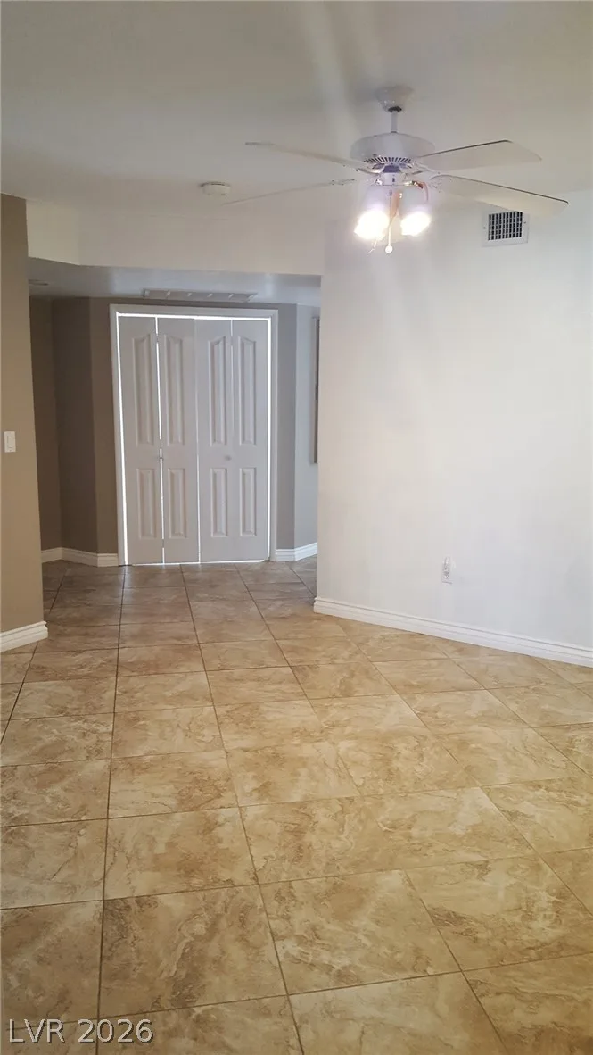 8070 RUSSELL Road 1010 — photo 4