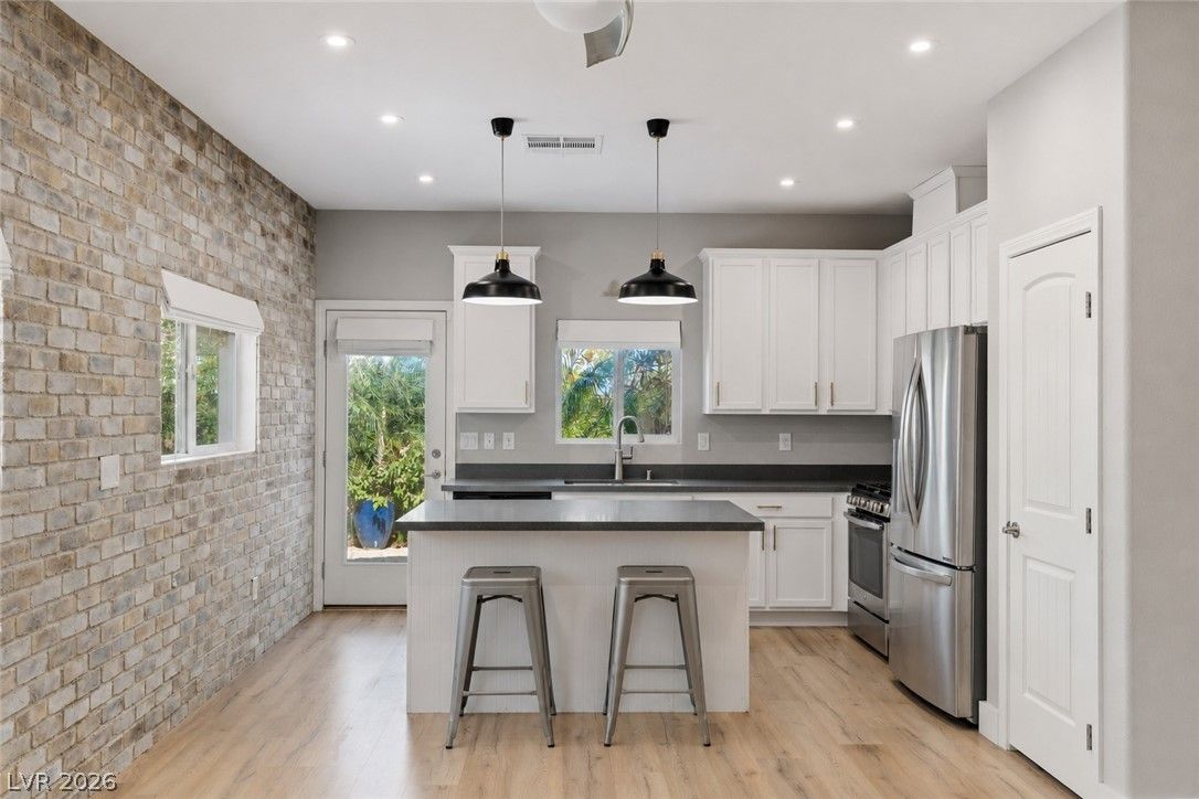 5642 Alta Peak Court — photo 4 of 33