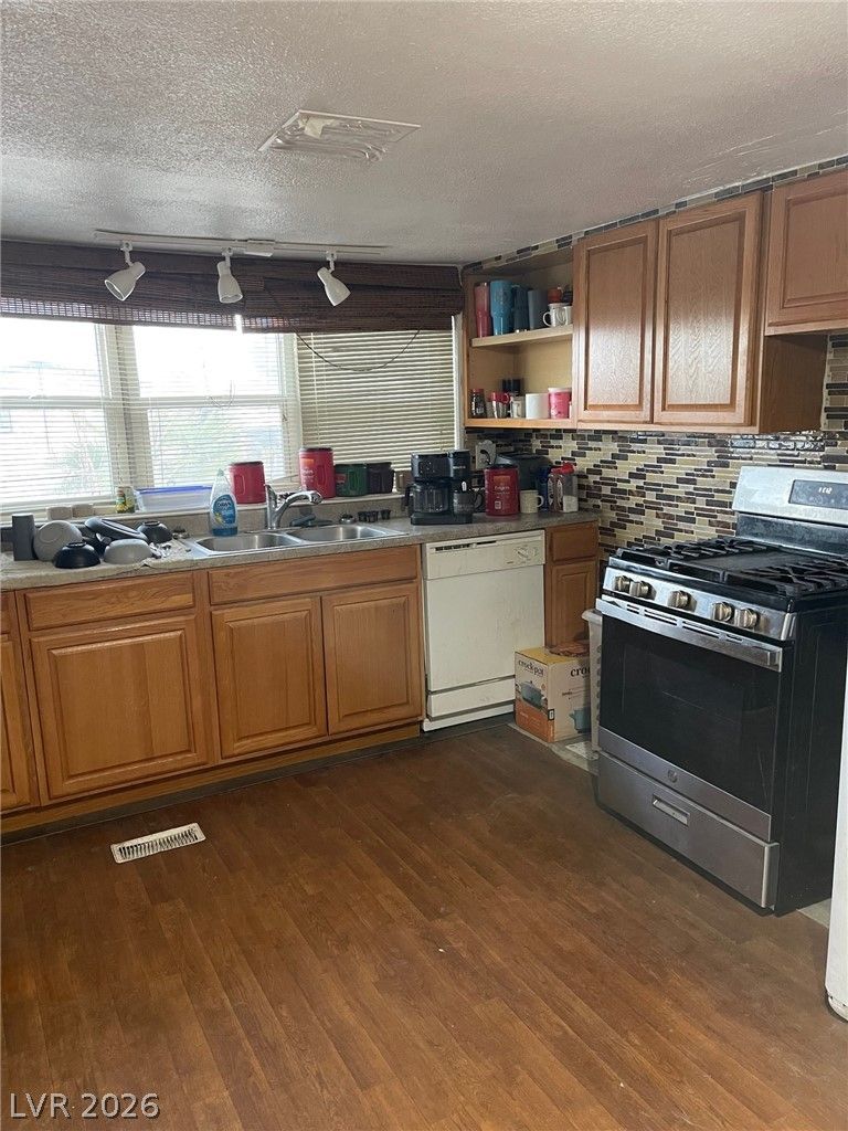 3410 Happy Jack Drive — photo 2