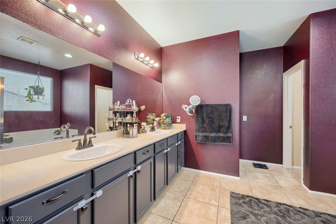 6841 Compass Cove Avenue — photo 2