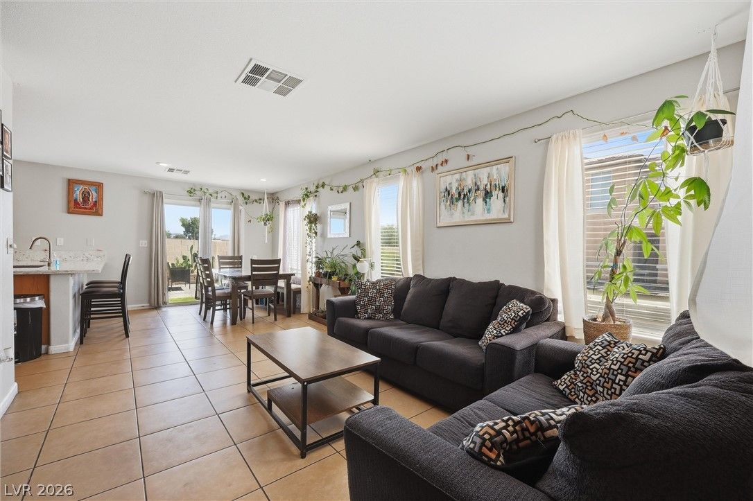 5772 Camino Ramon Avenue — photo 4 of 18