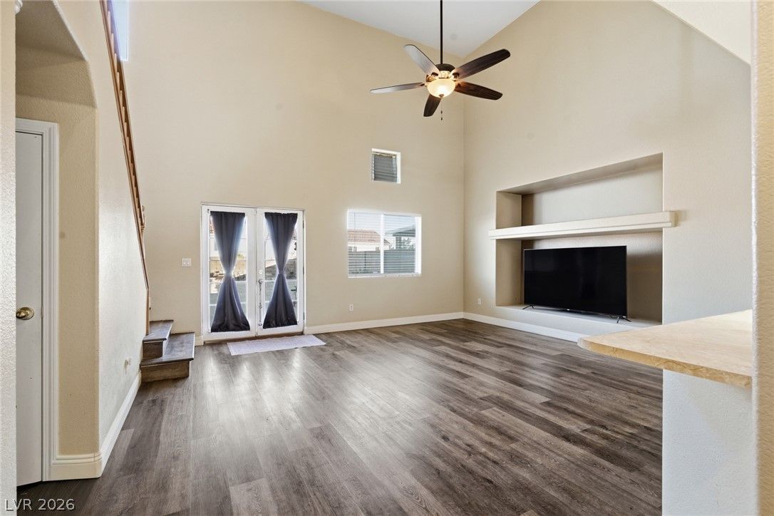 3731 Canary Creek Avenue — photo 2