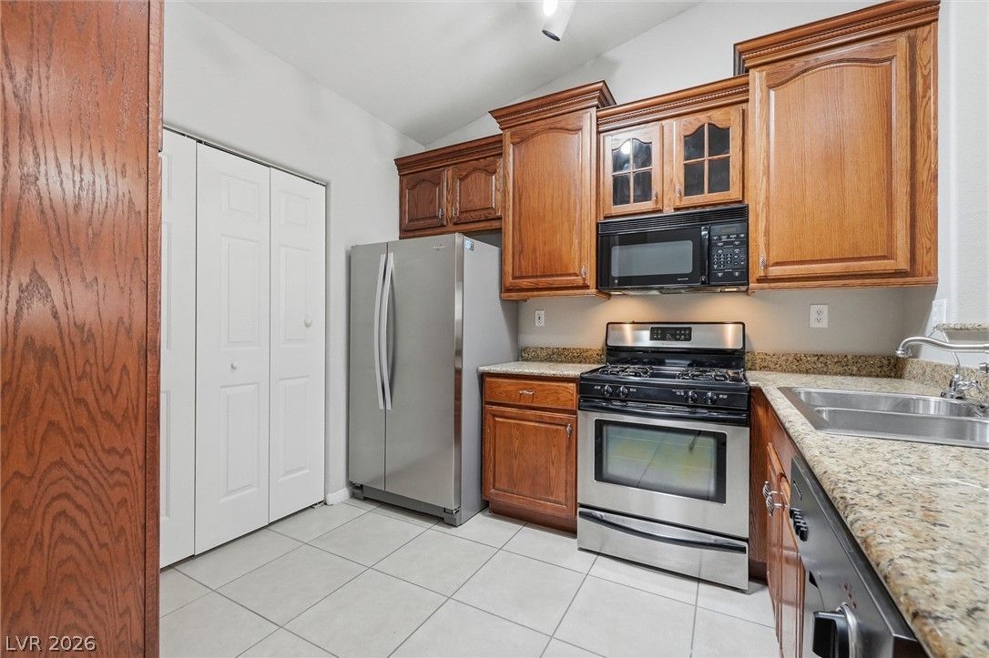 379 Blanca Springs Drive — photo 2