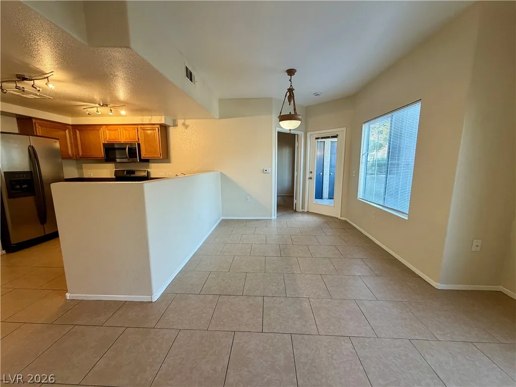 10245 South MARYLAND PW Parkway 136 — photo 3