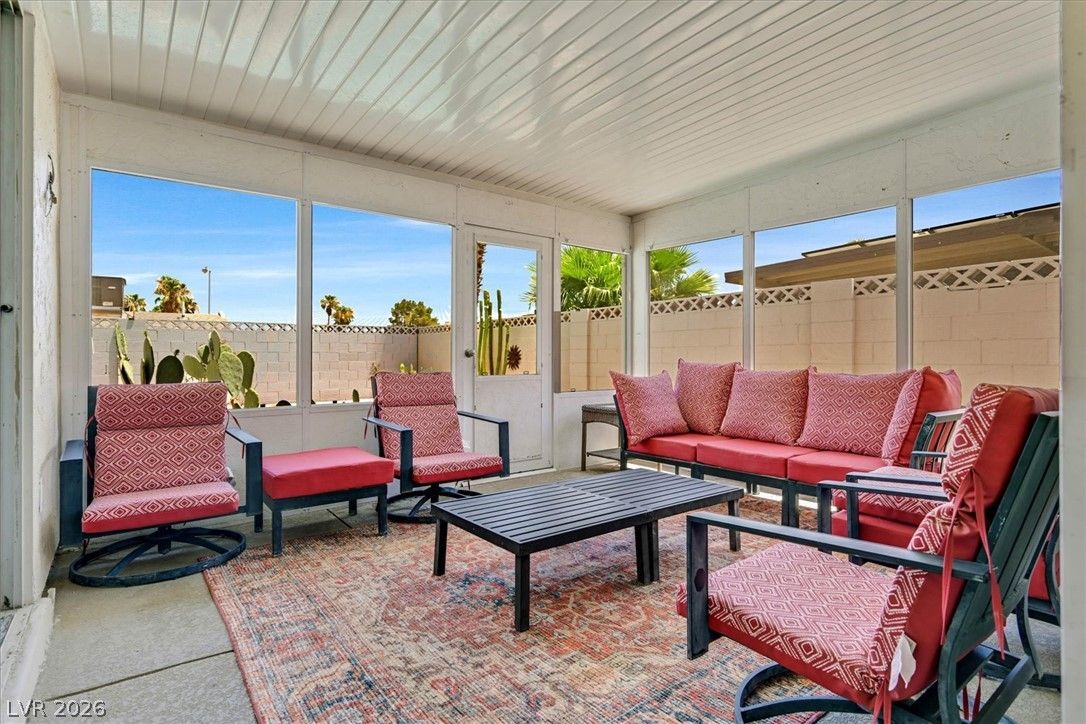 3956 Clear View Drive — photo 4