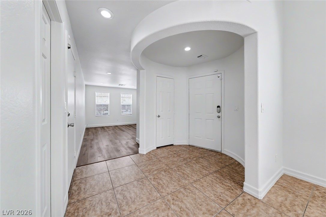 2704 Kona Crest Avenue — photo 5
