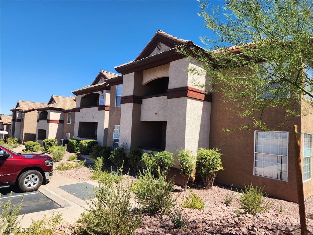 231 West Horizon Ridge Parkway 1127 — photo 2