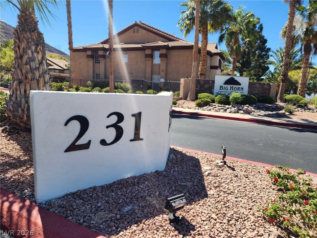 231 West Horizon Ridge Parkway 1127 — photo 5