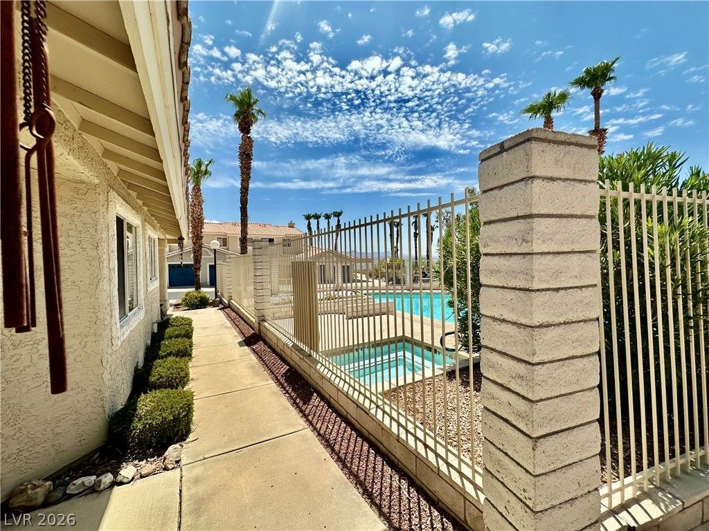 2153 Camel Mesa Drive — photo 3