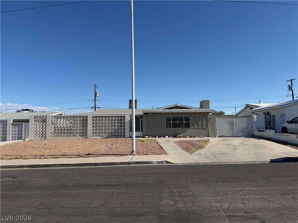 5213 Longridge Avenue — photo 1 of 19