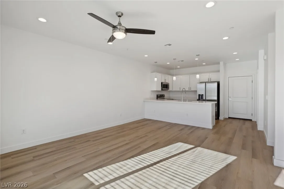 10547 Prospering Valley Way — photo 3