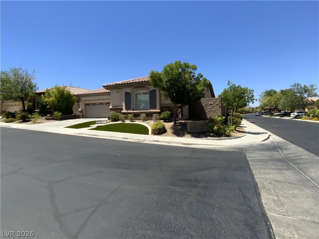 5492 Villa Paola Court — photo 3