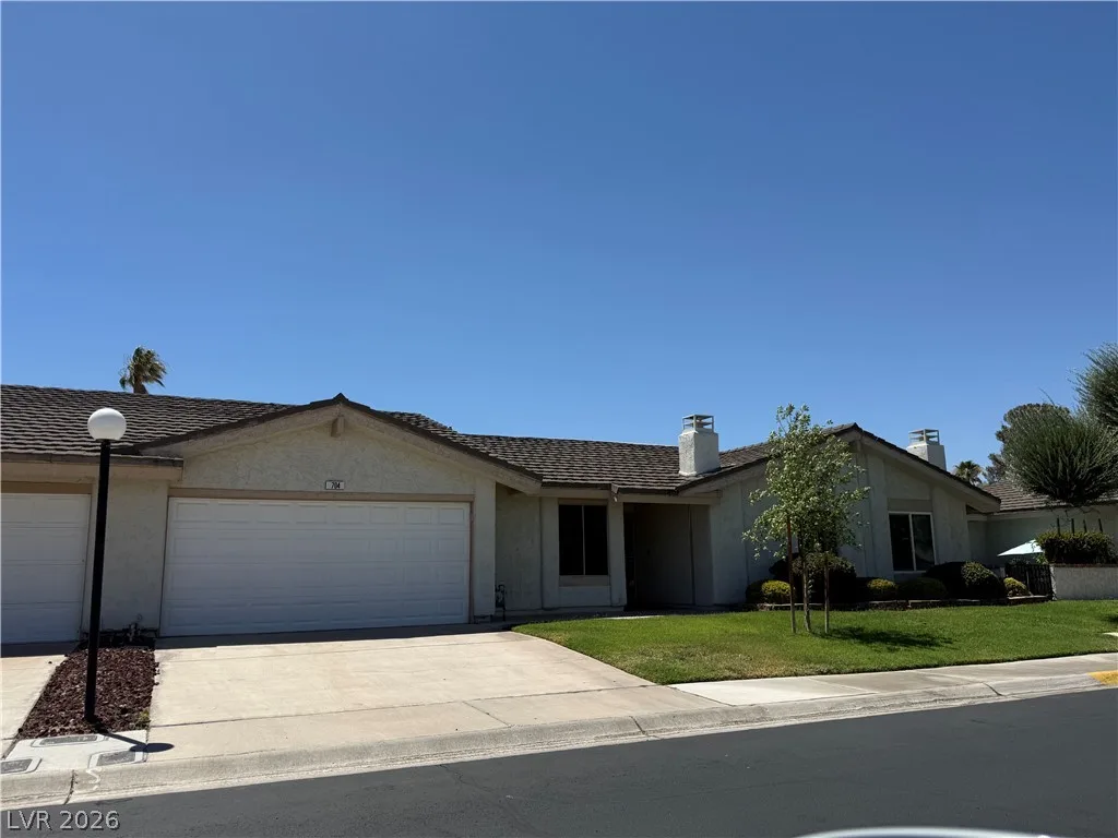 704 Eastview Drive — photo 3