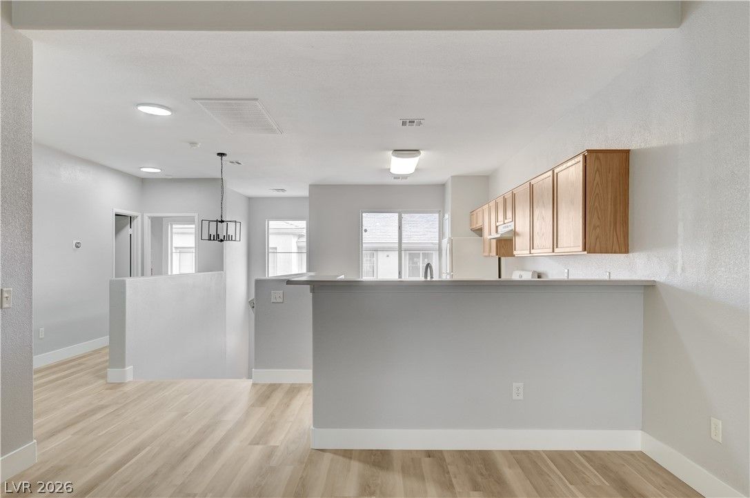 673 Peachy Canyon Circle 203 — photo 5