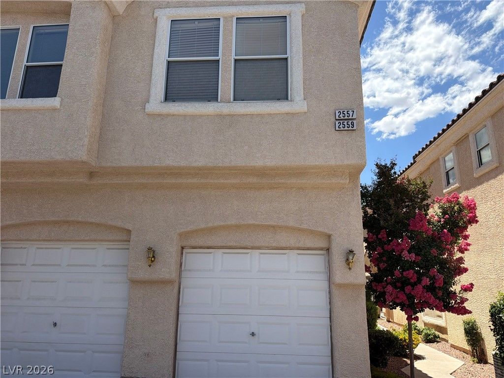 2559 Velez Valley Way — photo 2 of 7