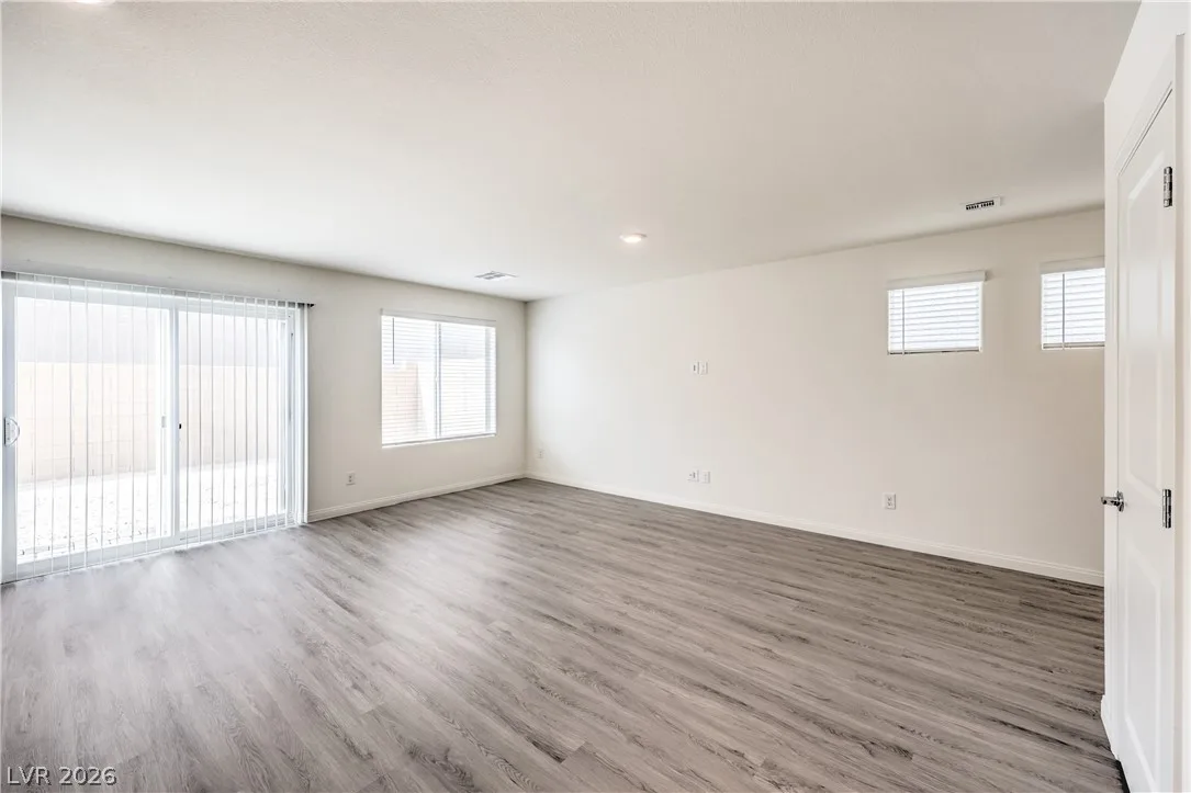 1098 Saffron Toucan Lane — photo 2 of 27