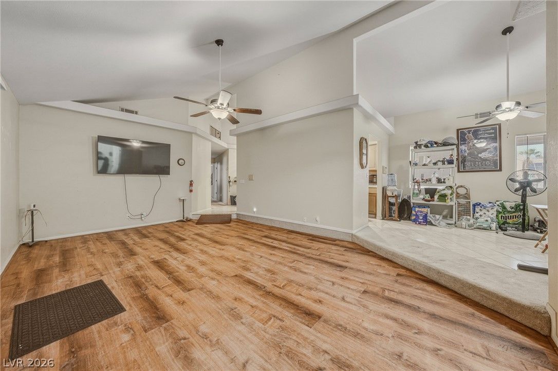 2335 Mount Charleston Drive — photo 3
