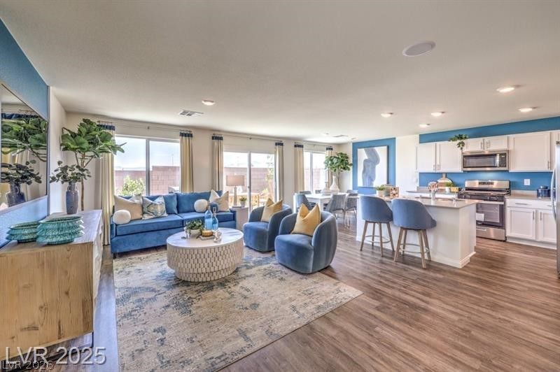 3389 Via Lucca Avenue — photo 2 of 24
