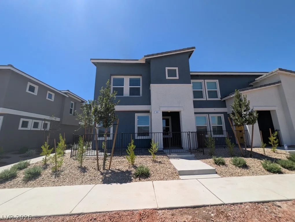 484 Golden Myna Avenue — photo 2