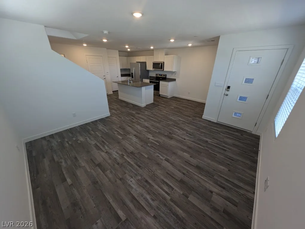 484 Golden Myna Avenue — photo 5