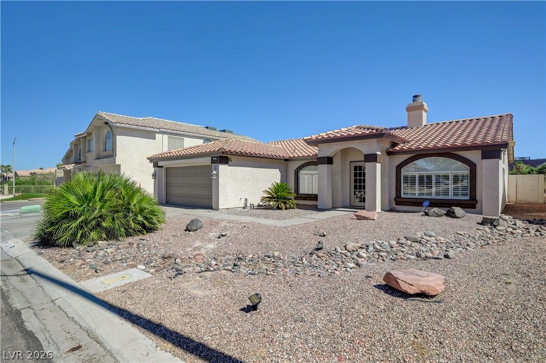 2583 Hummingbird Hill Avenue — photo 4