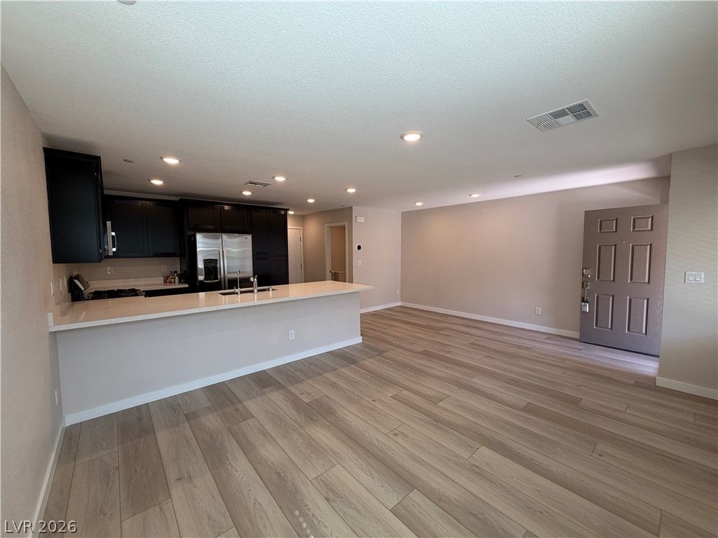 6276 Foxes Dale Street — photo 4 of 17