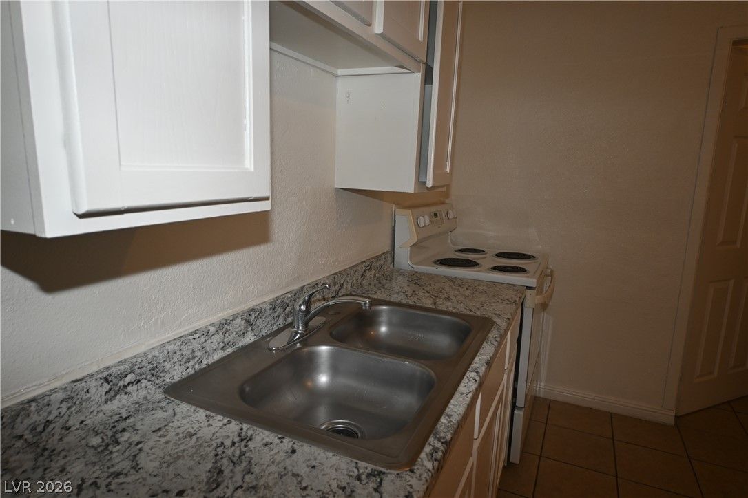 1007 C Street 3 — photo 2 of 11