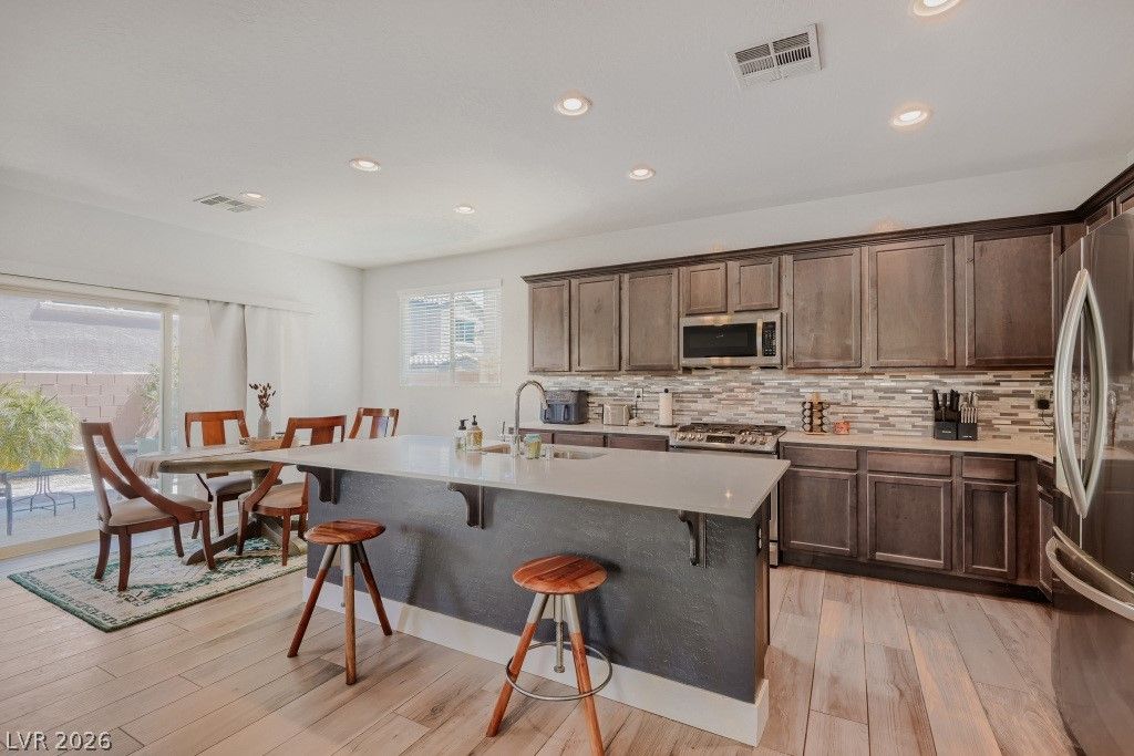 8964 Willow Break Avenue — photo 3 of 34
