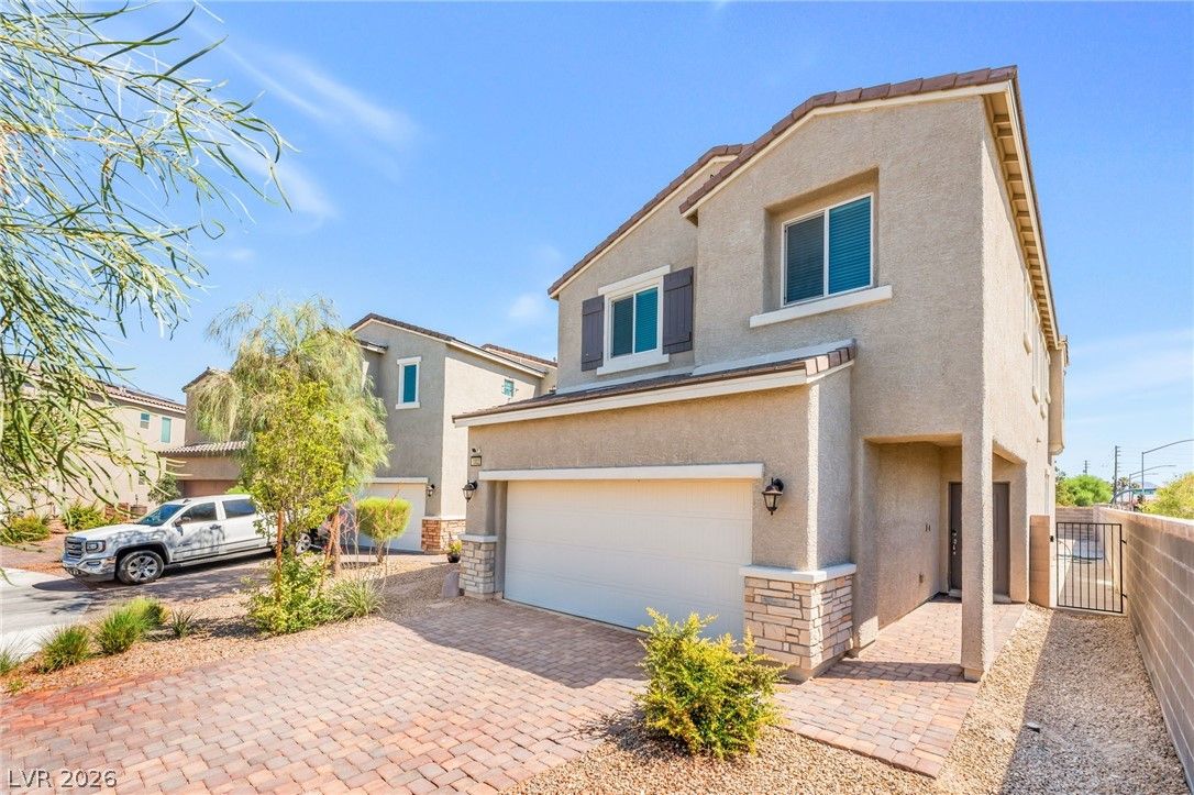 1002 Solemn Cactus Avenue — photo 2 of 23