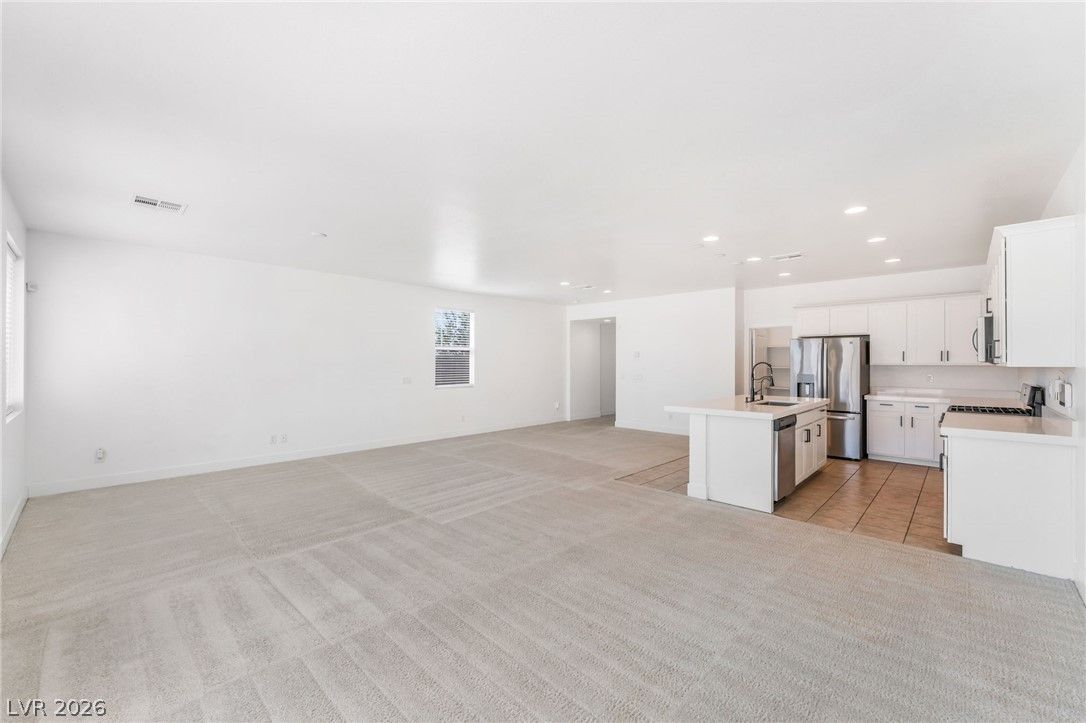 1002 Solemn Cactus Avenue — photo 5 of 23