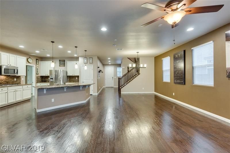 1077 Hickory Park Street — photo 3 of 12