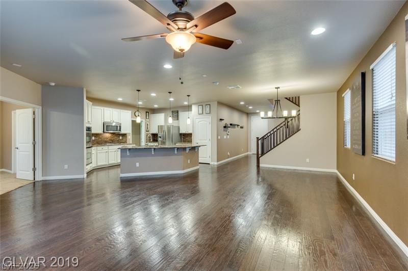 1077 Hickory Park Street — photo 5 of 12