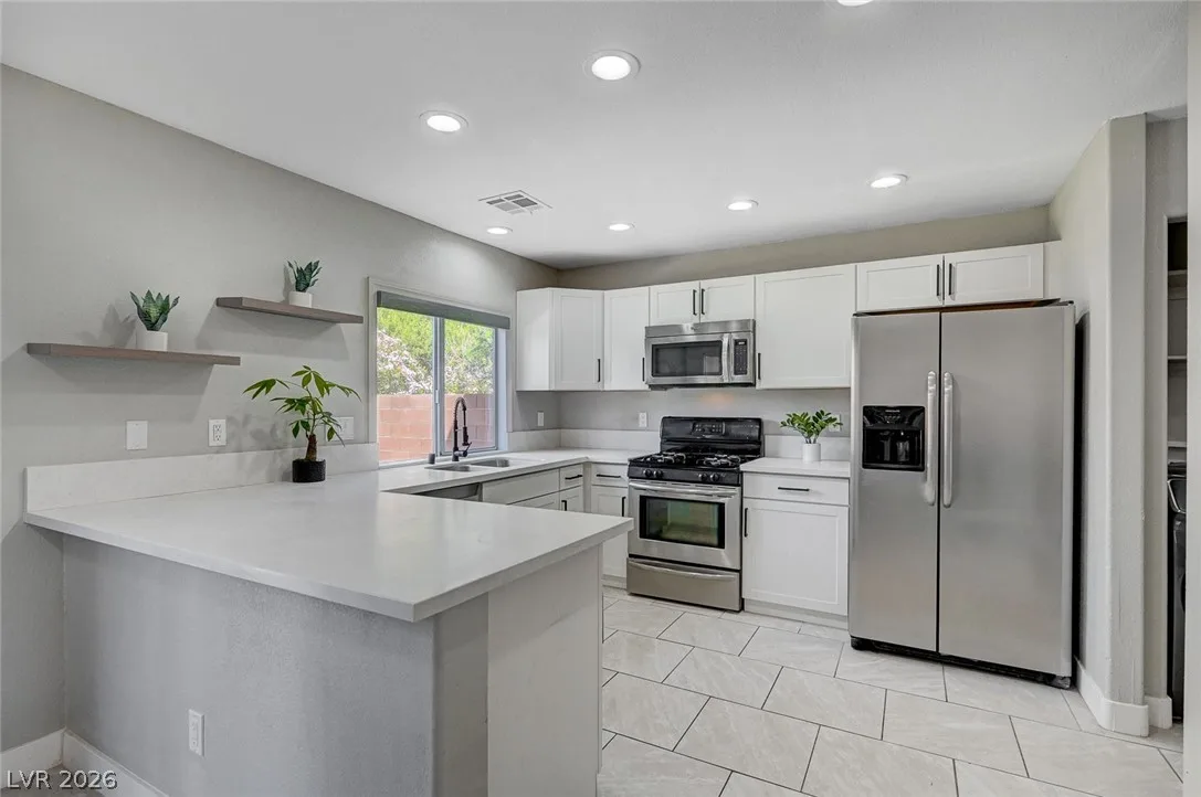 2558 Williamsburg Street — photo 3 of 41