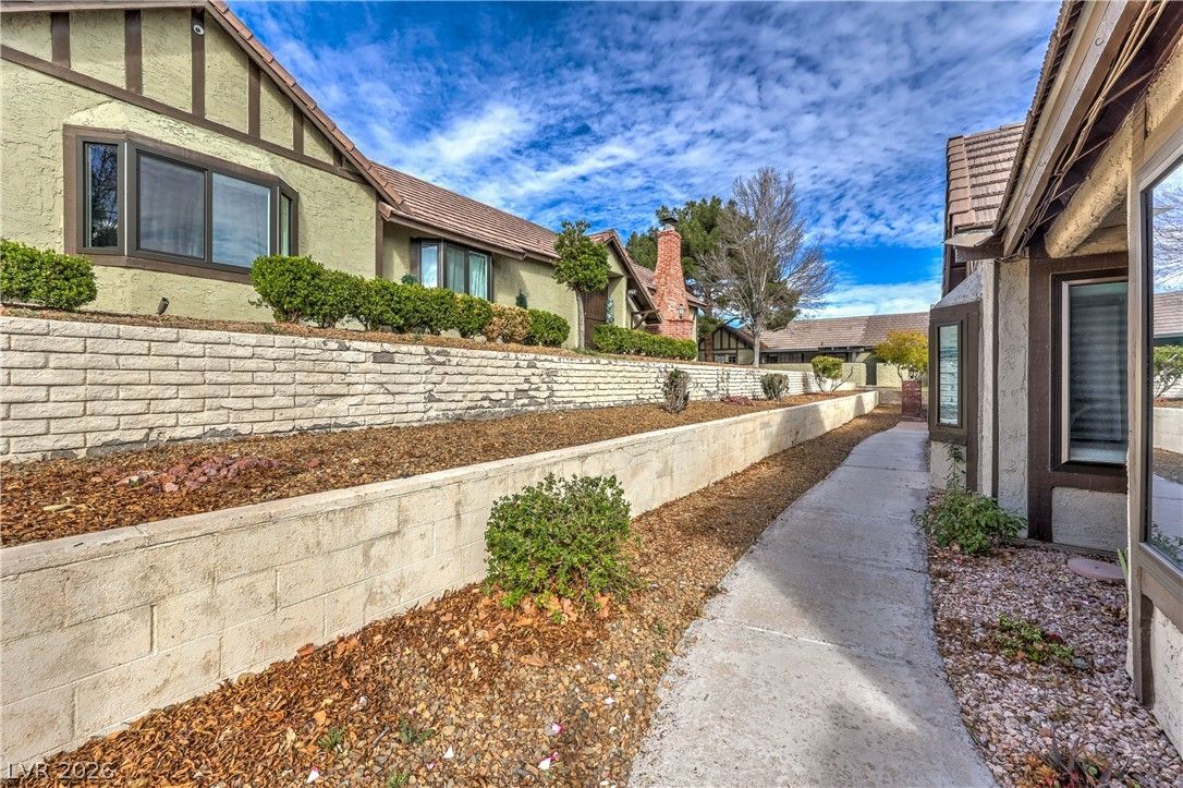 3953 Landsdown Place — photo 3