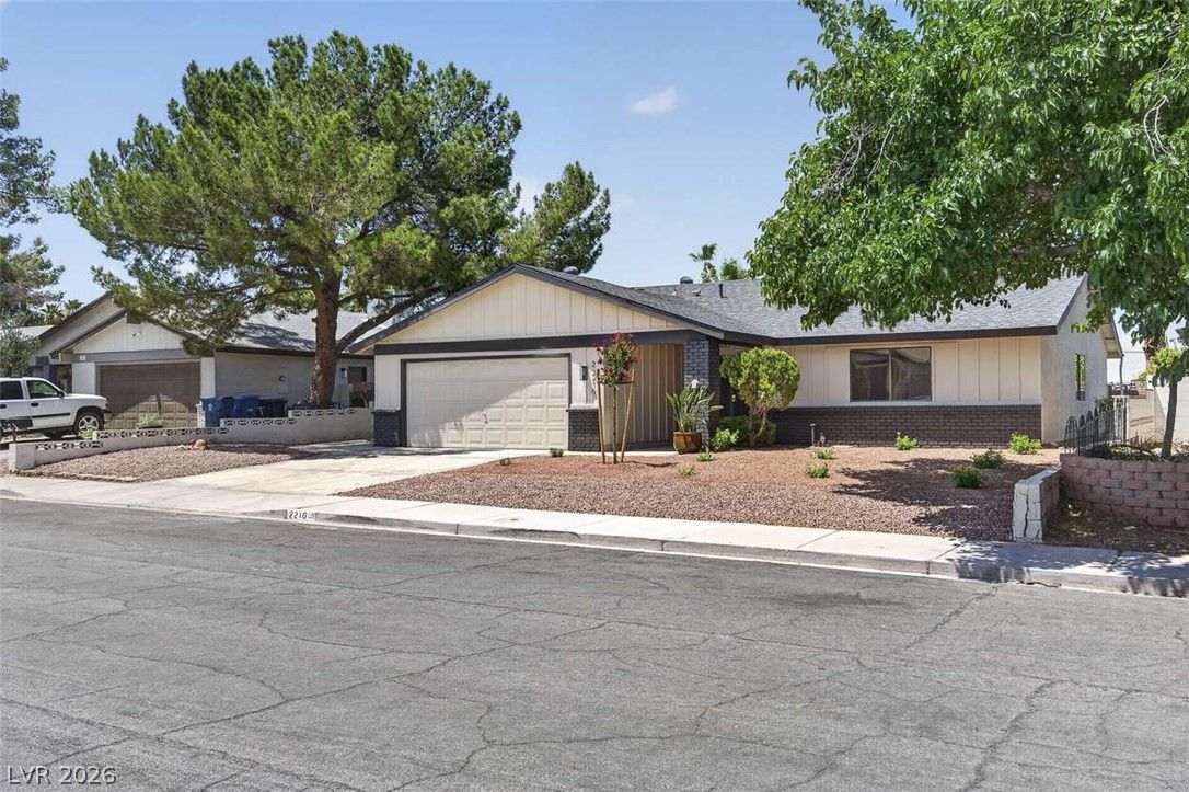 2216 Marlboro Drive — photo 4 of 39