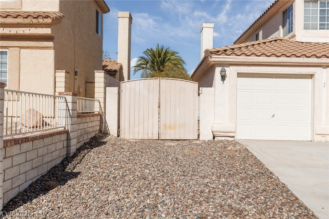 7845 Meadow Creek Street — photo 3