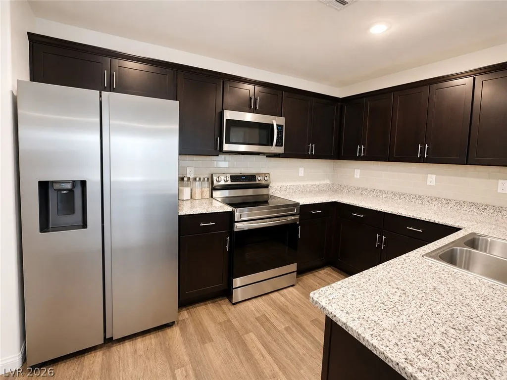 2872 Atomic Tangerine Way 1 — photo 2