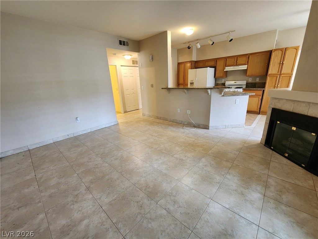 1050 East Cactus Avenue 1029 — photo 4