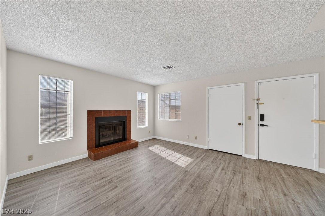 2702 Alicialynn Way D — photo 3
