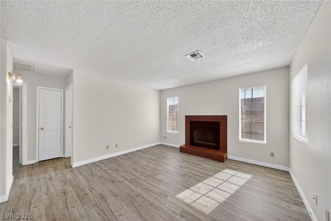 2702 Alicialynn Way D — photo 5